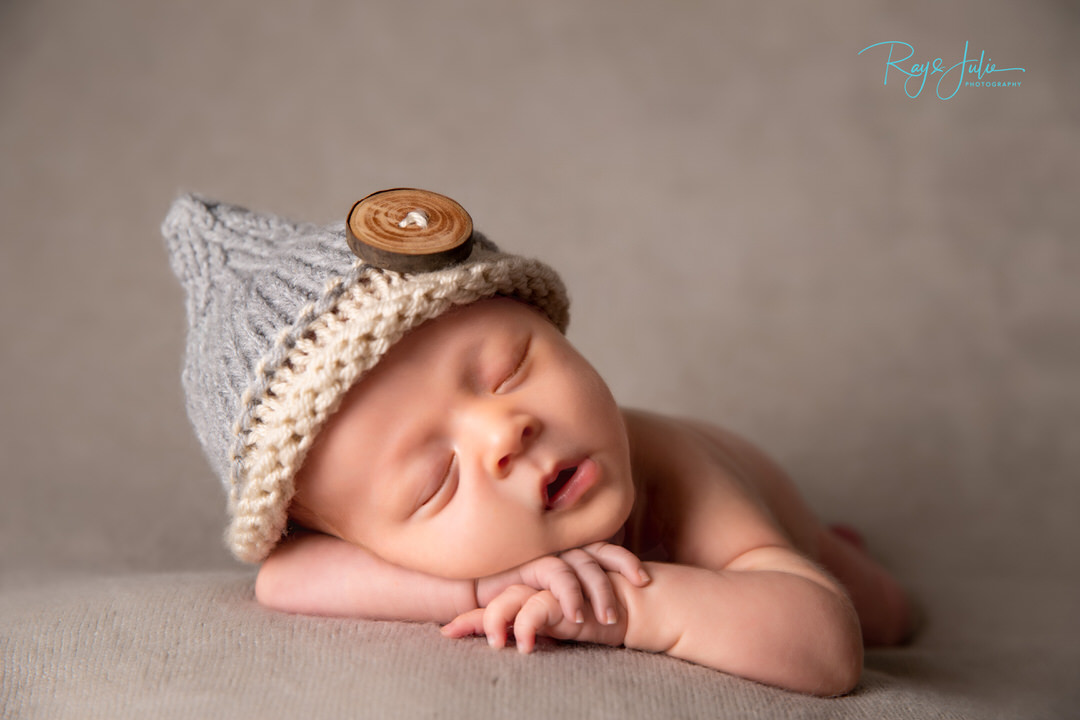 Headpiece - Infant - newborn - asleep baby- portrait - studio - photography - Yorkshire - Hull